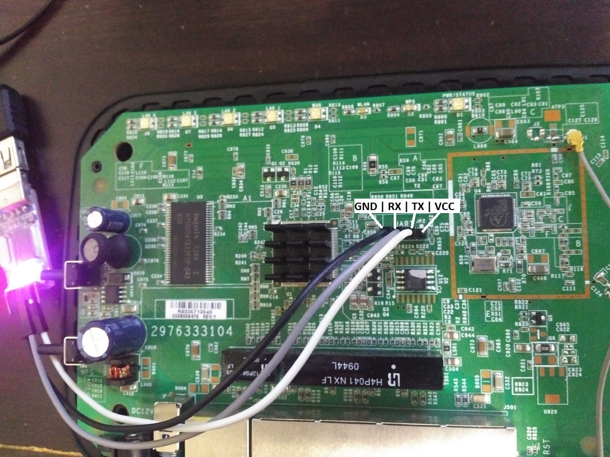 Netgear WNR1000v2 UART Pinout